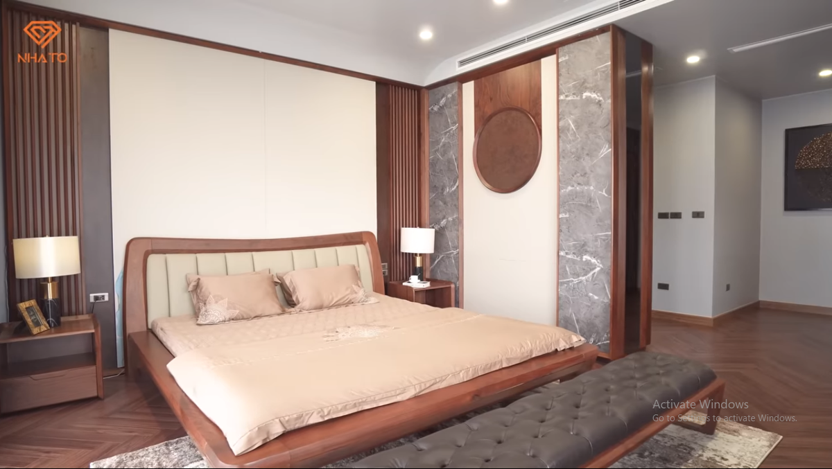 Phòng ngủ master có không gian thay đồ riêng.