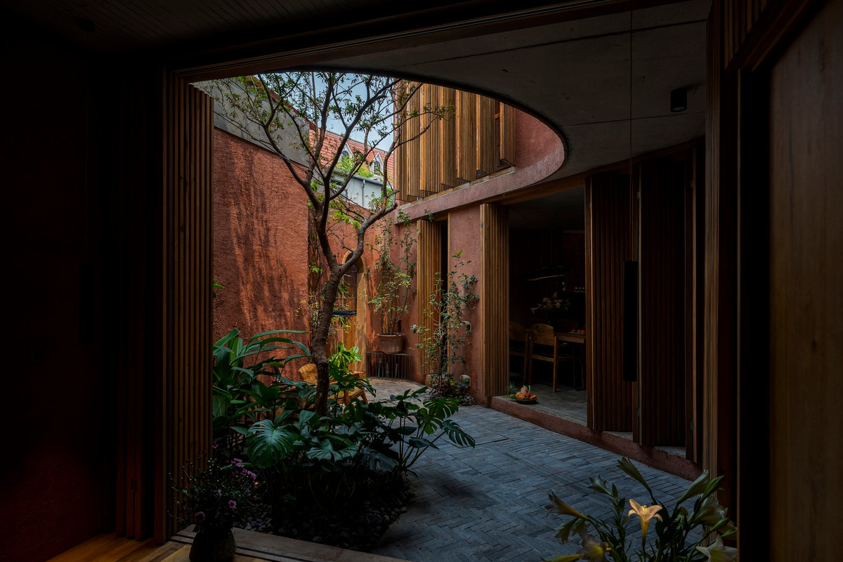 Trong khi đó, một khu vườn ẩn tạo không gian để trồng các loại gia vị và thảo mộc với các loại tinh dầu để xua đuổi côn trùng và ‘thư giãn tinh thần’.