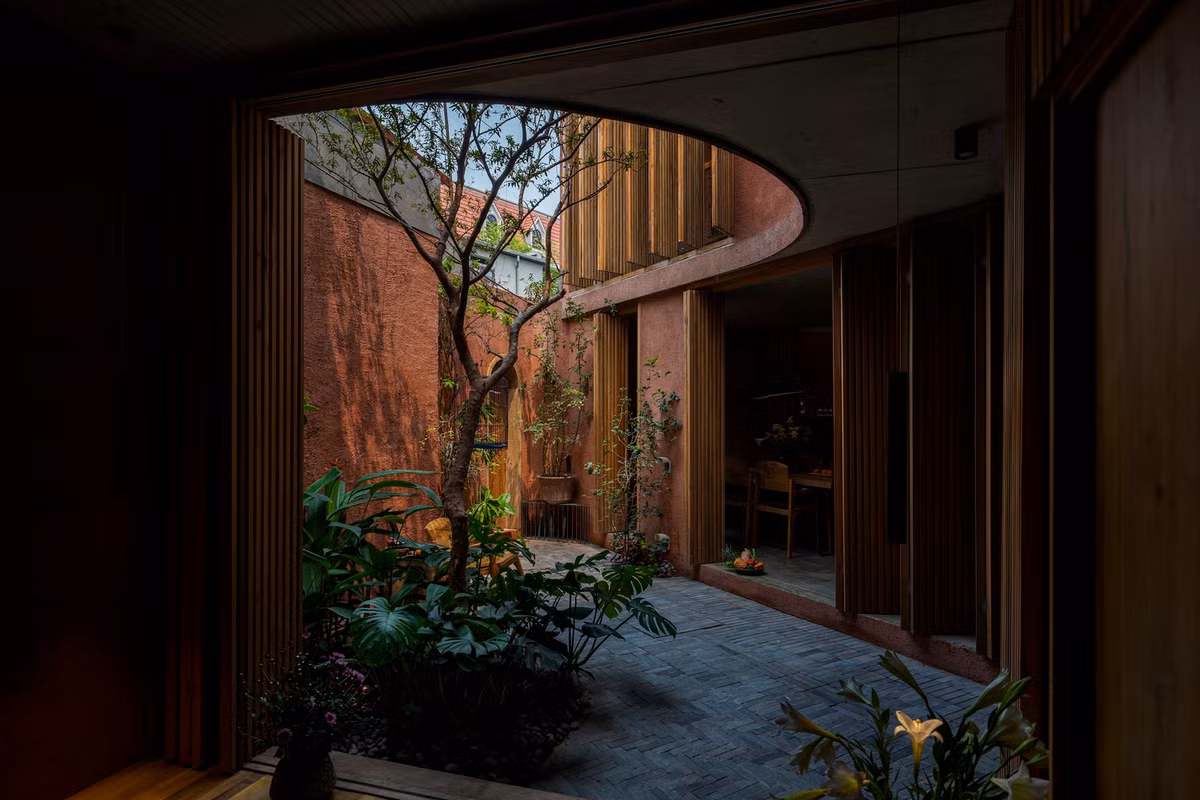 Trong khi đó, một khu vườn ẩn tạo không gian để trồng các loại gia vị và thảo mộc với các loại tinh dầu để xua đuổi côn trùng và ‘thư giãn tinh thần’.