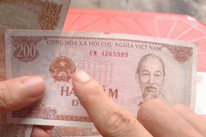 Tờ tiền mệnh giá 200 đồng được phát hành năm 1987. Ảnh: Internet