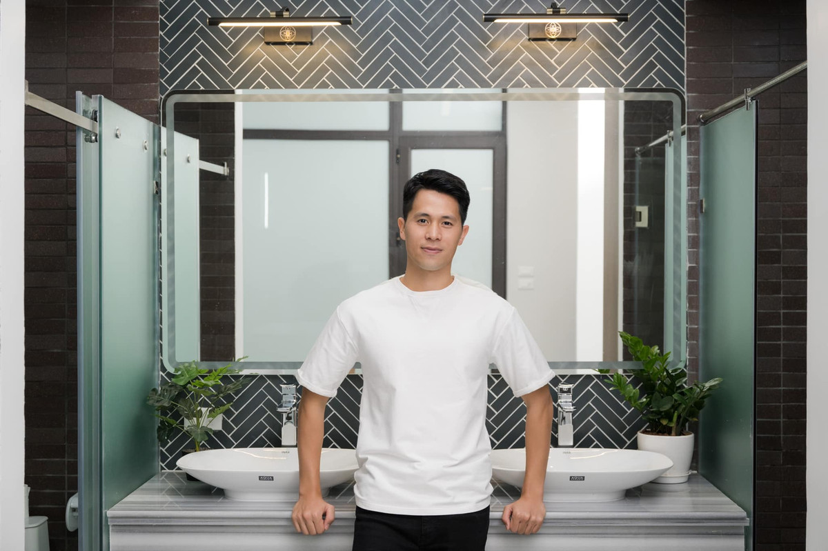 Chân sút Hà Nội viết: "Năm 2022 là một năm đáng nhớ với mình khi mình đã hoàn thành được ước mơ xây nhà cho bố mẹ và chào đón bé yêu đến với gia đình". Ảnh: FBNV