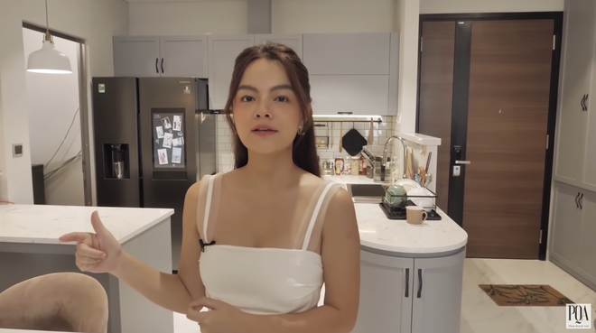 Căn nhà mang phong cách tối giản, tinh tế, nội thất không quá cầu kì nhưng vẫn cực kỳ sang trọng.