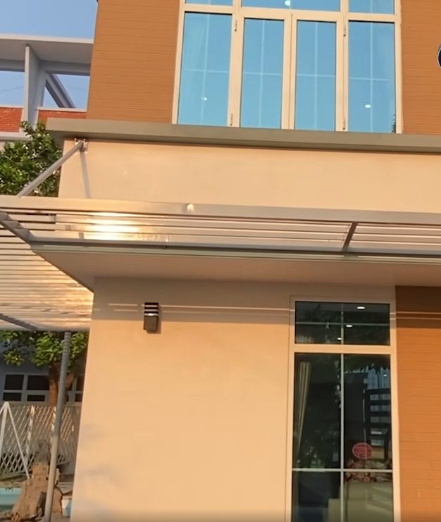 Căn nhà dành cho tân HLV trưởng đội tuyển Việt Nam đã được quét sơn mới. Ảnh chụp màn hình