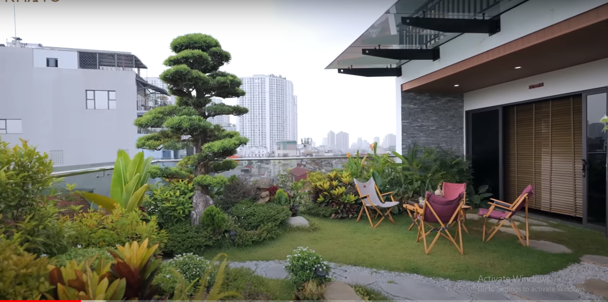 Tầng 5 - 6 là duplex - không gian sống chính của cặp đôi, còn tầng 7 và tầng 8 là vườn và khu vực BBQ, tổ chức tiệc ngoài trời.