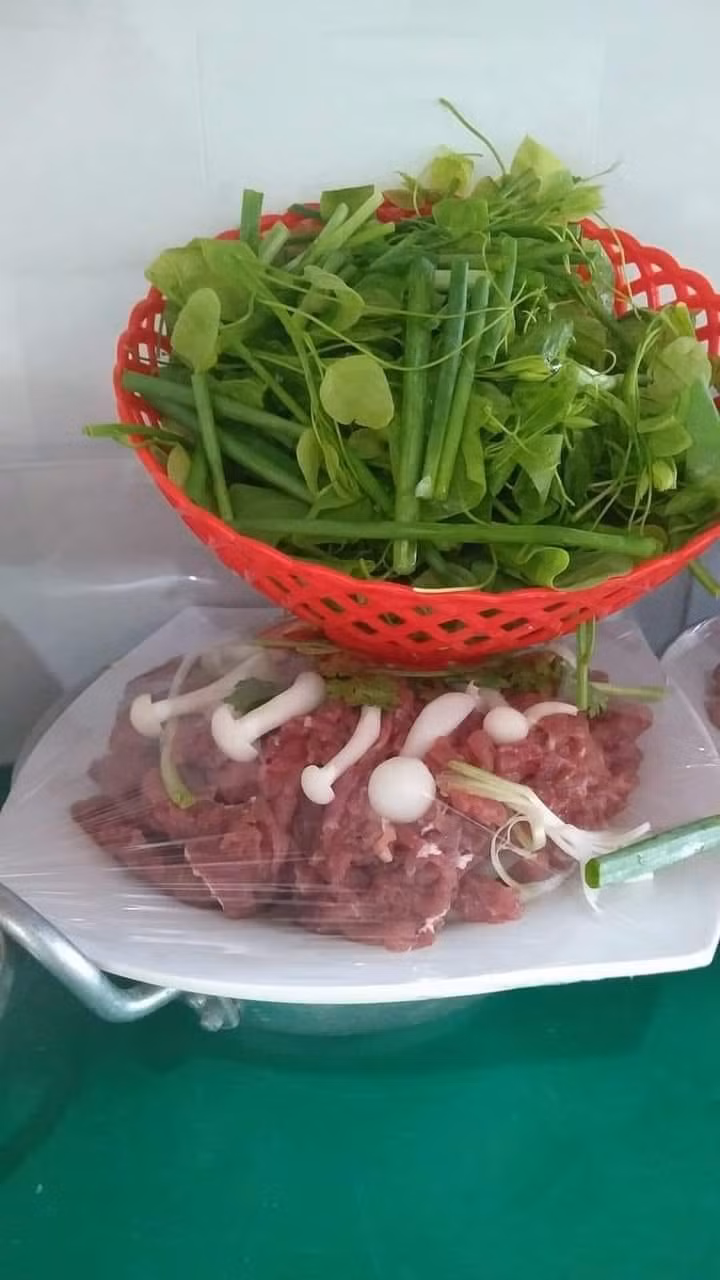 Tại Hà Nội, để có thể mua rau bò khai, người tiêu dùng phải tìm đến các địa chỉ cung cấp thực phẩm sạch với giá từ 50.000 - 60.000 đồng/kg. Ảnh: Facebook