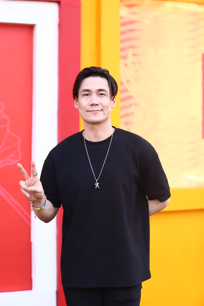  Ca sĩ Khánh Phương là cái tên quen thuộc với khán giả thông qua loạt bản hit như Chiếc Khăn Gió Ấm, Đàn Ông Cũng Biết Khóc, Mưa Thủy Tinh... Ảnh: Người lao động