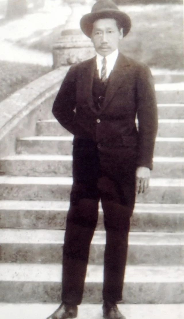 Chuyen ve dai gia dau tien o Viet Nam so huu may bay rieng