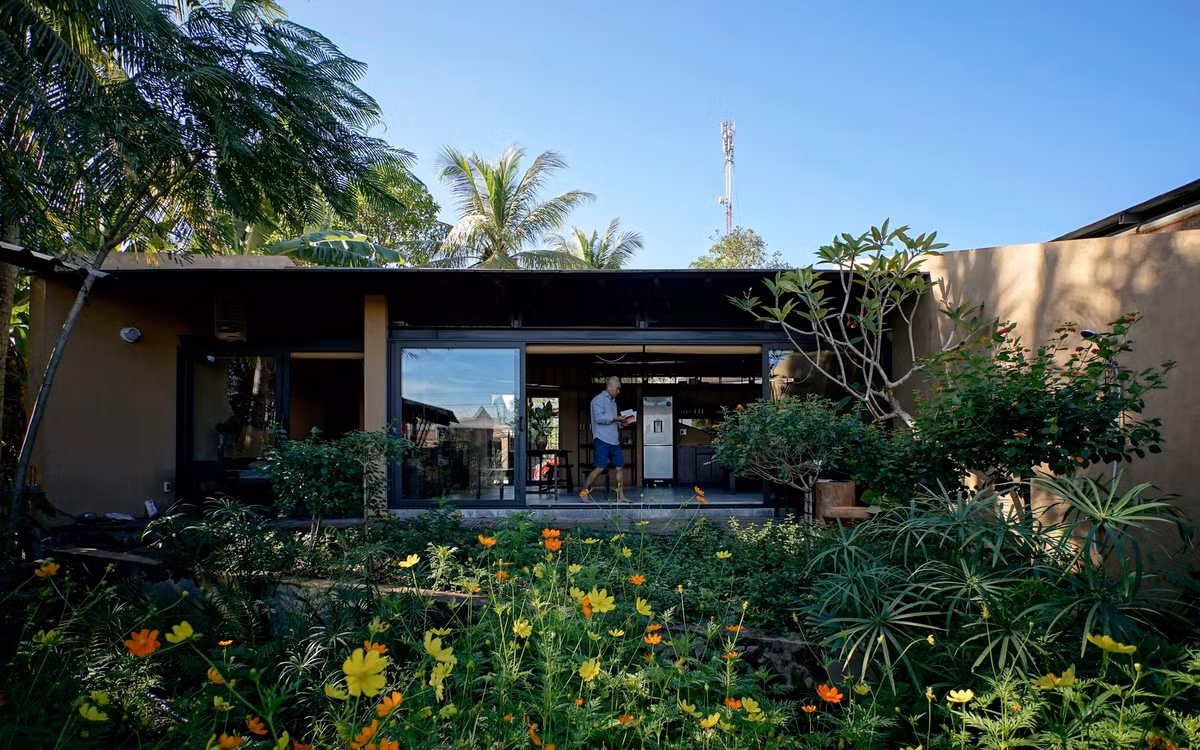 Ngoài việc che chở người ở khỏi nắng mưa, ngôi nhà vườn trở thành một phần tâm hồn của gia chủ.