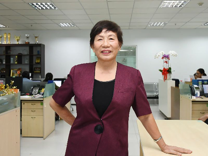 Bà Trương Thị Thanh Thanh là phụ nữ duy nhất trong 13 thành viên của Hội đồng sáng lập FPT. Năm 2012, bà lọt top 5 người phụ nữ Việt Nam giàu nhất với tổng tài sản lên đến 576 tỷ đồng. Ảnh: Internet