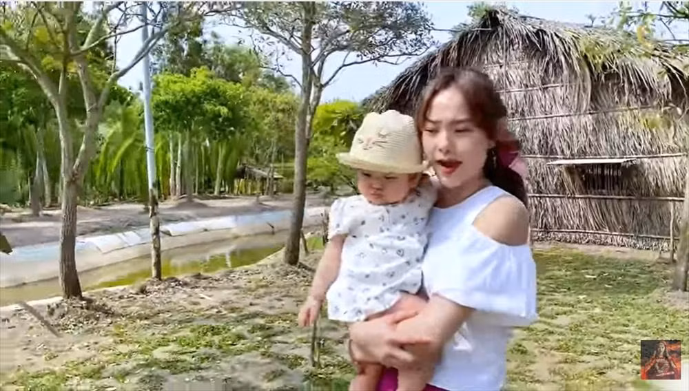 Nữ ca sĩ dự định sẽ xây nhà sàn để gần gũi với thiên nhiên và có chỗ cho mình cũng như người thân ở được qua đêm. Ảnh: Chụp màn hình