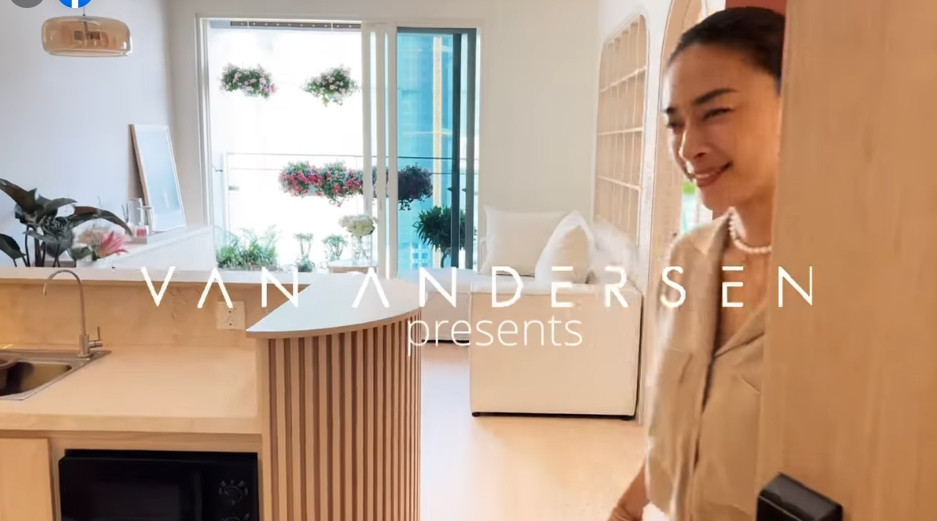 Cách đây ít giờ, trên trang cá nhân, Ngô Thanh Vân đăng tải đoạn video ghi lại hình ảnh không gian một căn hộ của vợ chồng đả nữ được thiết kế lại.