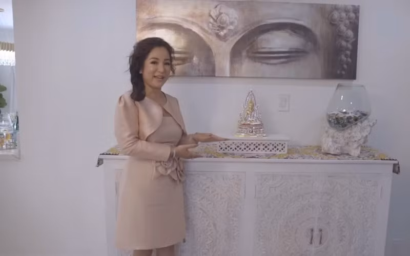 Ngôi nhà của Thúy Nga có nhiều món đồ kim cương làm điểm nhấn.