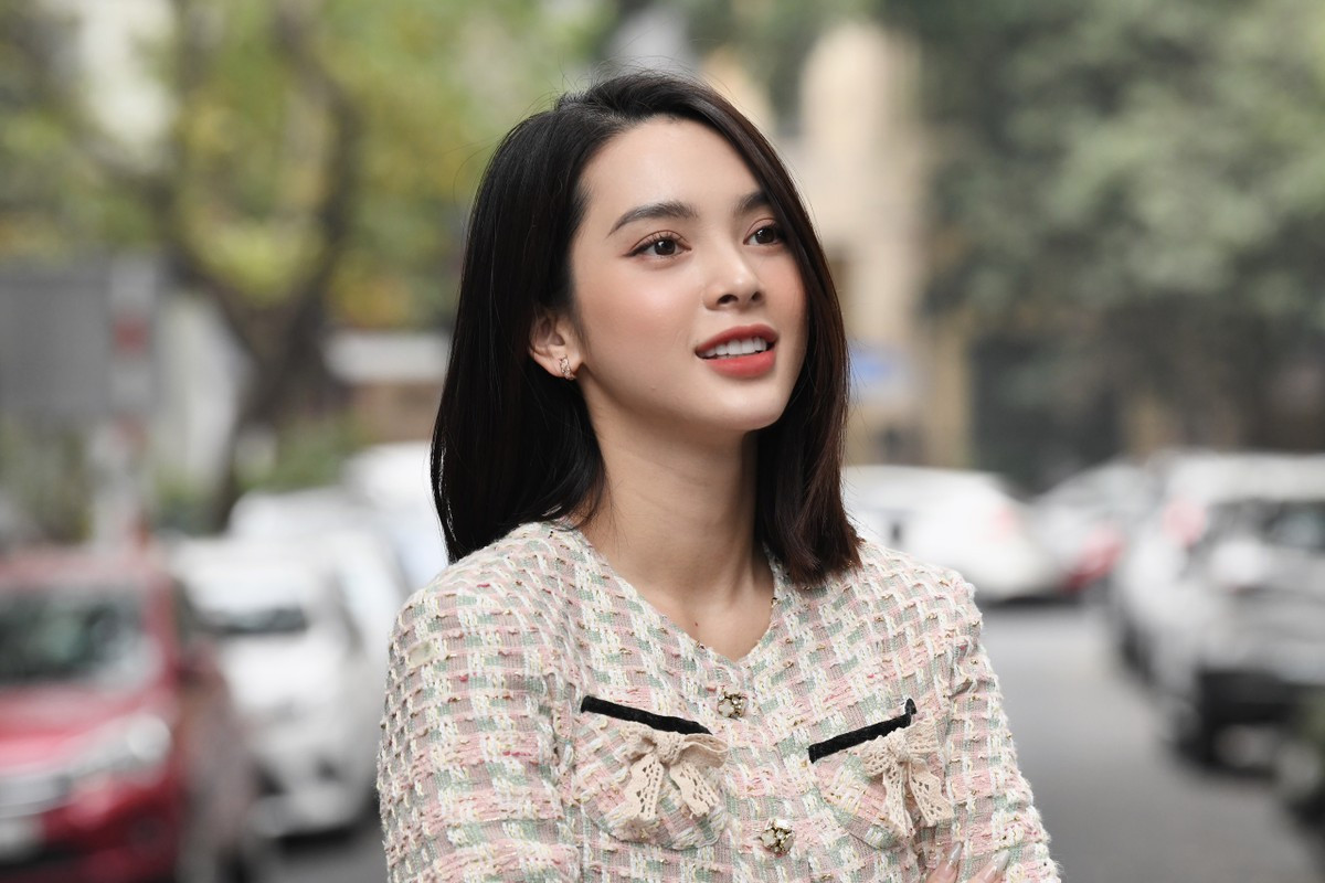 Quỳnh Lương là gương mặt quen thuộc với khán giả phim truyền hình VTV. Ngoài diễn xuất, Quỳnh Lương còn làm mẫu ảnh, kinh doanh thời trang và bán phụ kiện. Nữ diễn viên từng tiết lộ bản thân đã có mức thu nhập 100 triệu mỗi tháng. Ảnh: Người lao động