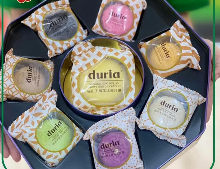 Chủ một cửa hàng bán bánh trung thu ở TP HCM cho biết, bánh trung thu sầu riêng Musang King phải đặt trước khoảng 5 tháng, bởi nhà sản xuất chỉ làm số lượng có hạn. Ảnh: Traicayhoabien