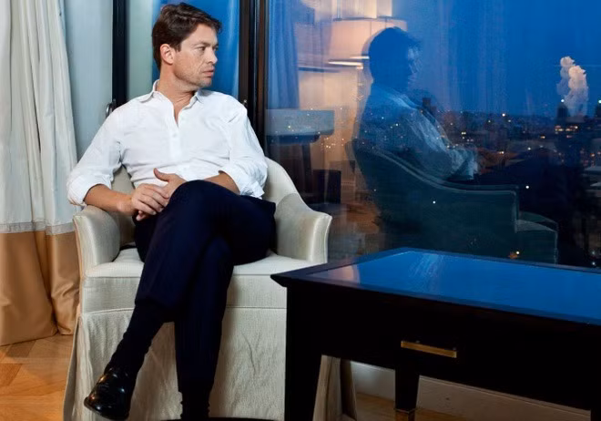 Trong một cuộc phỏng vấn, Nicolas thú nhận ông đã chán với việc kiếm được hàng tỷ USD. Thay vào đó, ông tìm cách để cho đi phần lớn tài sản của mình. Ảnh: Getty