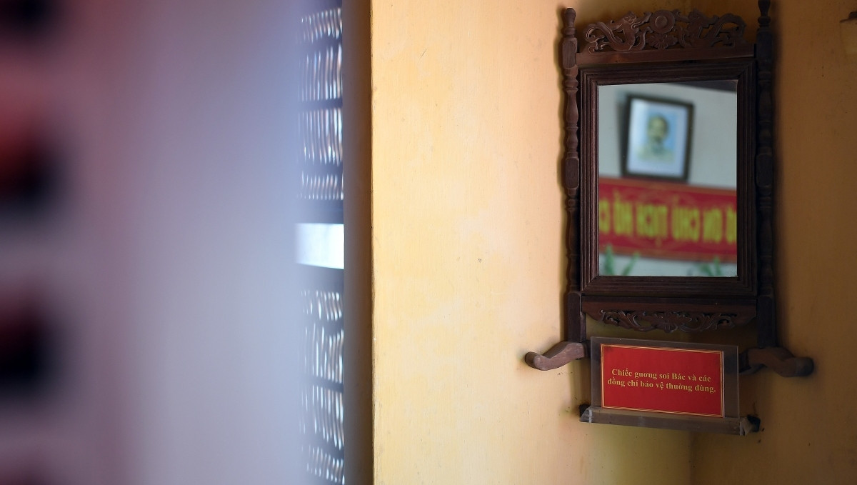 Chiếc gương Bác và các đồng chí bảo vệ thường dùng. Ảnh: VOV