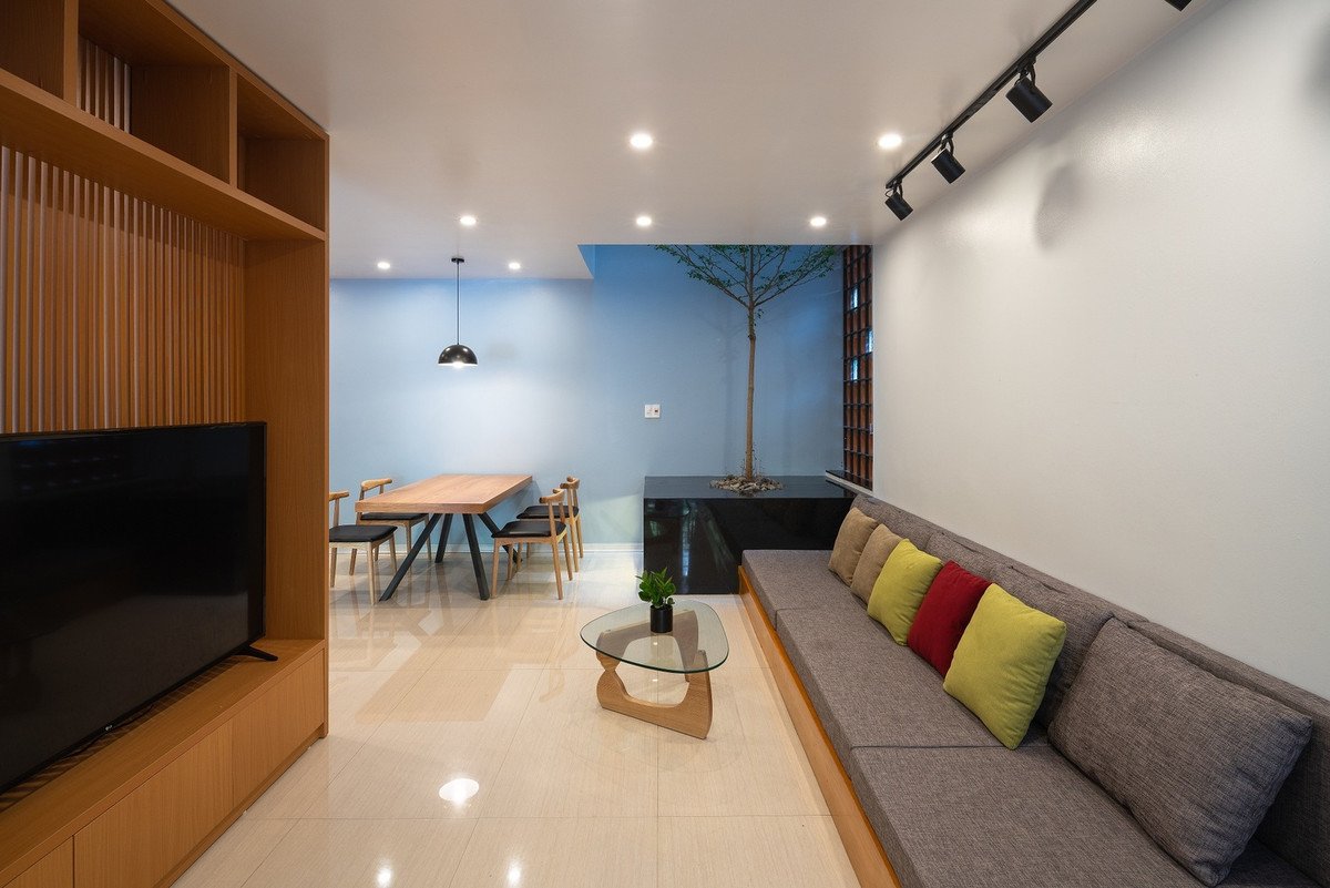 Không gian sống phải thể hiện được cái tôi của gia chủ, giúp tách biệt với sự hối hả của cuộc sống hiện đại. Mỗi giây phút ở nhà là những giây phút yên tĩnh nhất, là nơi bình yên và lấy lại năng lượng sau những giờ làm việc căng thẳng.