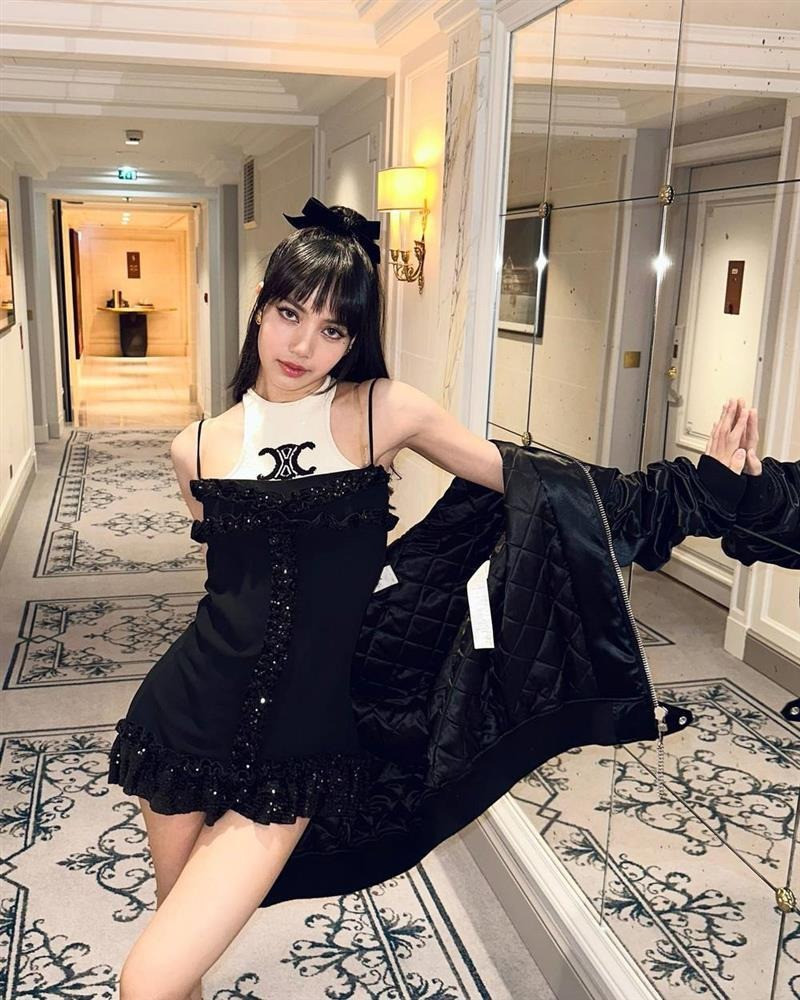 Trước đó, Lisa sống trong một căn hộ rộng rãi với nội thất đắt đỏ tại Seoul, Hàn Quốc. Ảnh: Allkpop