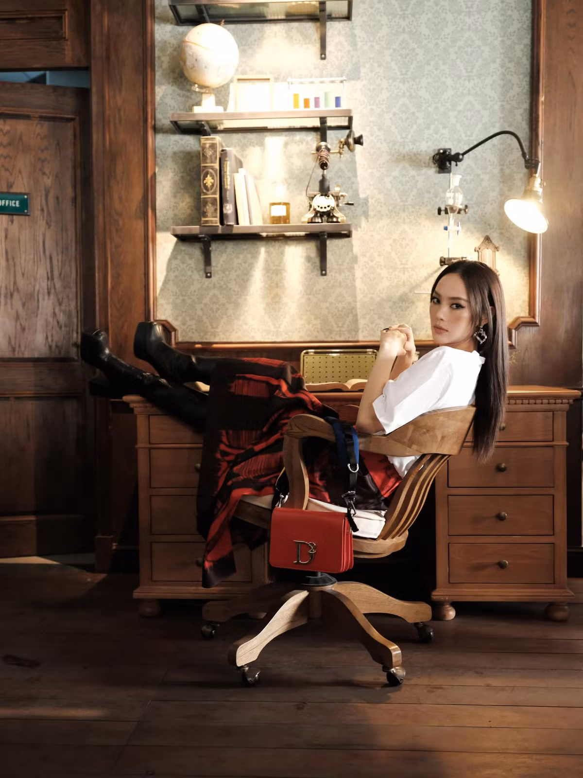 Ngoài ra, ca sĩ Minh Hằng còn được xem là “Nữ hoàng quảng cáo” vì là gương mặt đại sứ thương hiệu cho rất nhiều nhãn hàng. Ảnh: FBNV