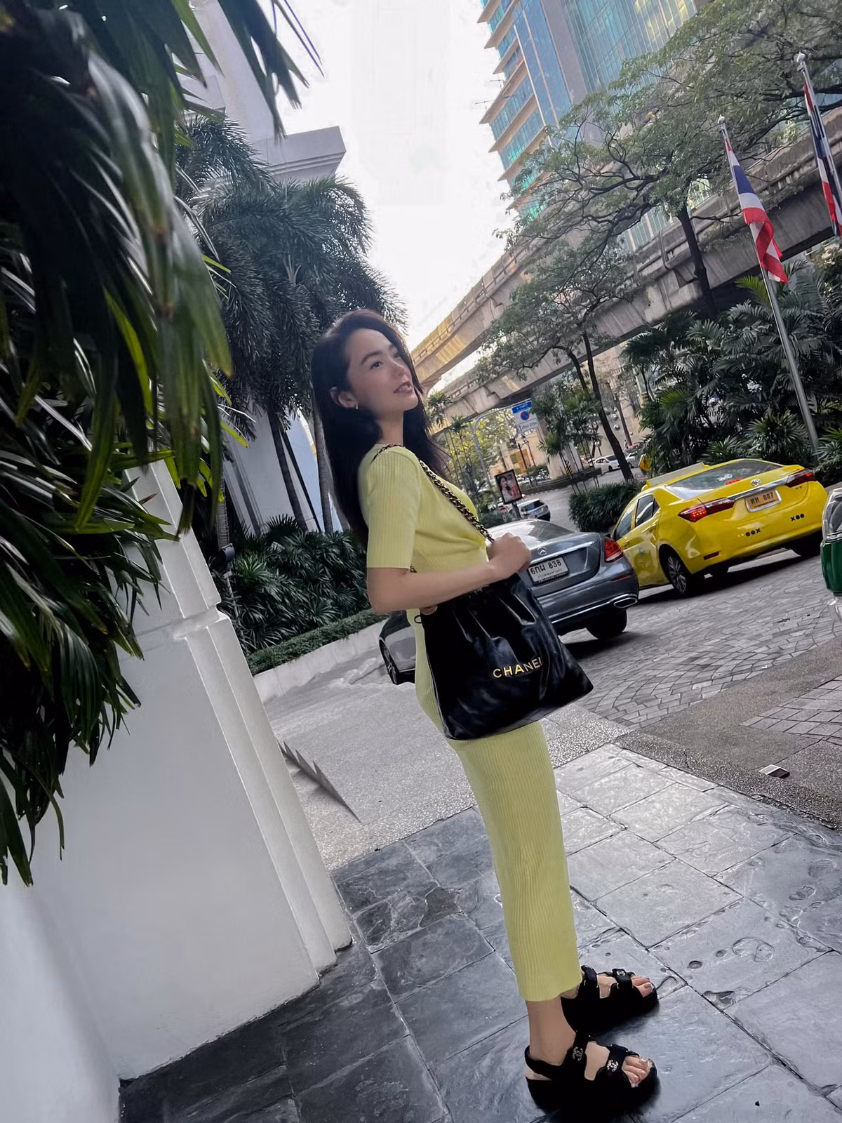 Chưa hết, Minh Hằng còn là tín đồ hàng hiệu xa xỉ. Cô sở hữu nhiều nhẫn kim cương, túi xách, đồng hồ... đến từ các thương hiệu nổi tiếng như Hermes, Chanel hay Dior... Ảnh: FBNV