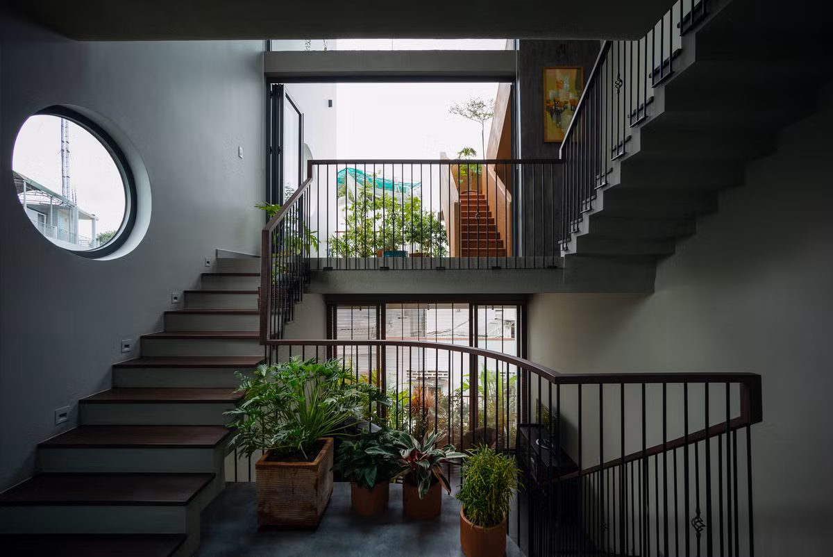 Việc phân bổ cấu trúc không gian trong nhà hướng đến sự đơn giản, diện tích vừa đủ cho không gian sử dụng.