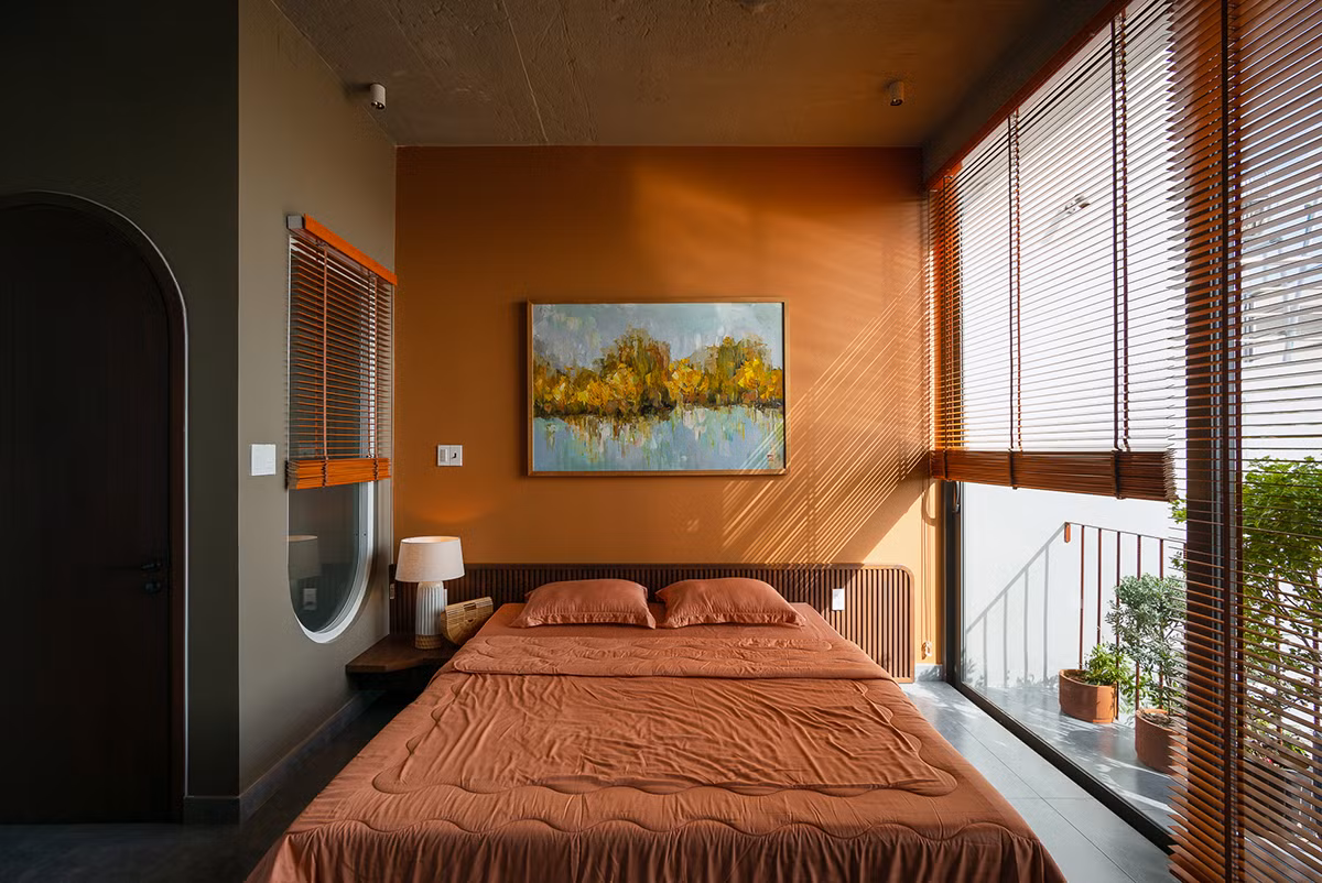 Mỗi phòng chức năng đều được đảm bảo mở tối đa thông qua hệ cửa kính lớn.