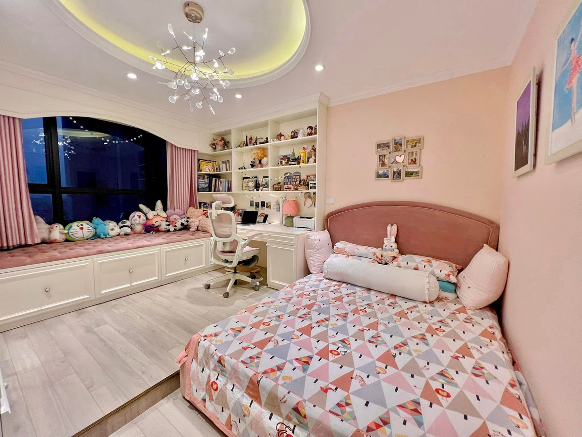 Phòng ngủ của con gái MC Diệp Chi gọn gàng, sạch sẽ.