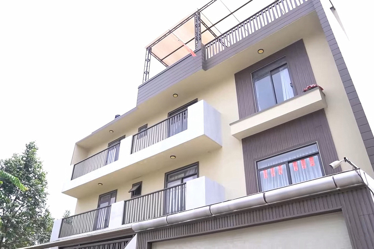 Căn nhà được xây cách đây gần chục năm từ tài sản tích cóp trong nhiều năm đi hát của nam nghệ sĩ. Ảnh: Vietnamnet