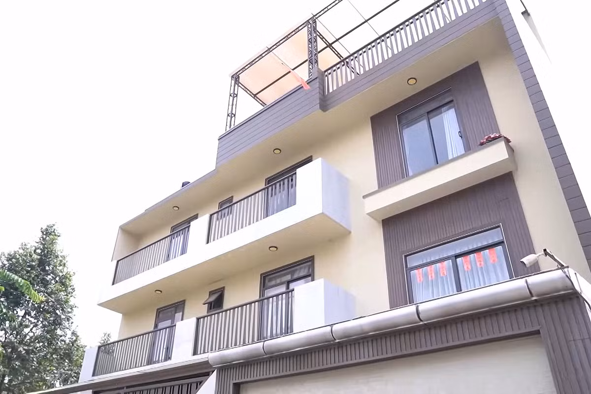 Căn nhà được xây cách đây gần chục năm từ tài sản tích cóp trong nhiều năm đi hát của nam nghệ sĩ. Ảnh: Vietnamnet