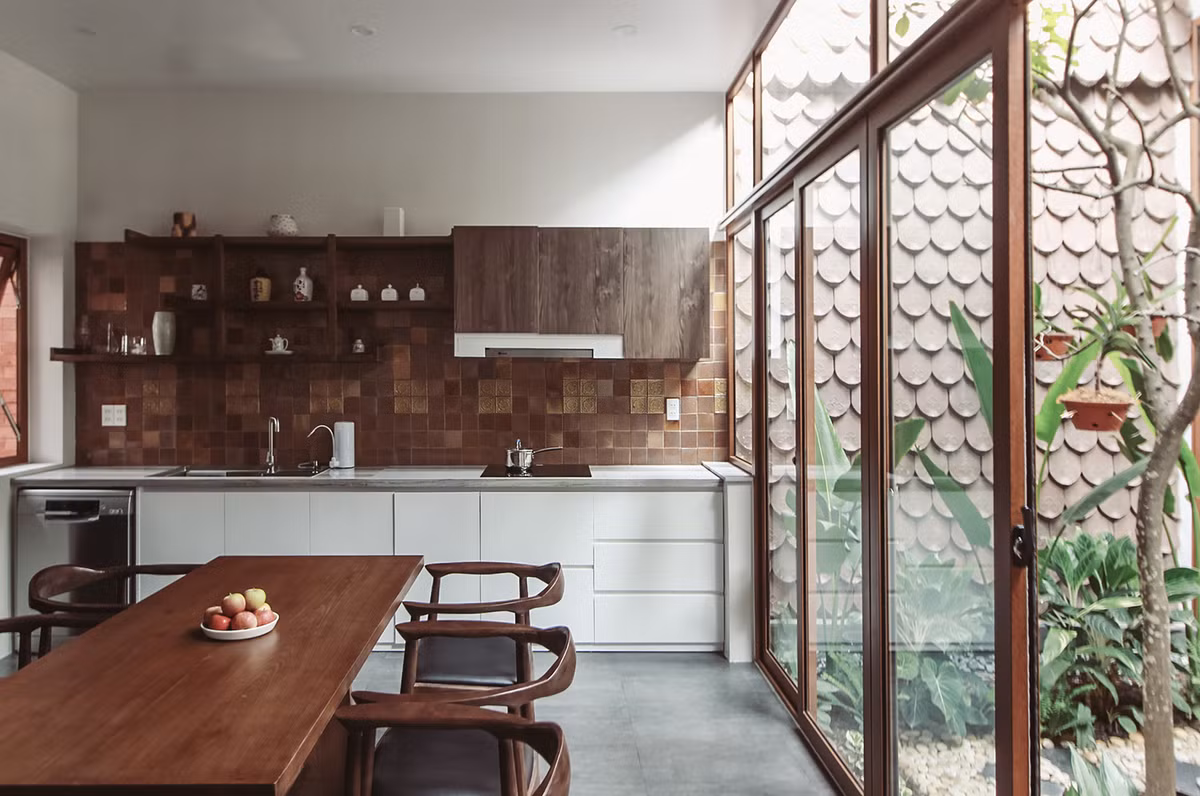 Cùng với đó, kiến trúc sư sử dụng vật liệu từ các làng nghề truyền thống cho công trình.