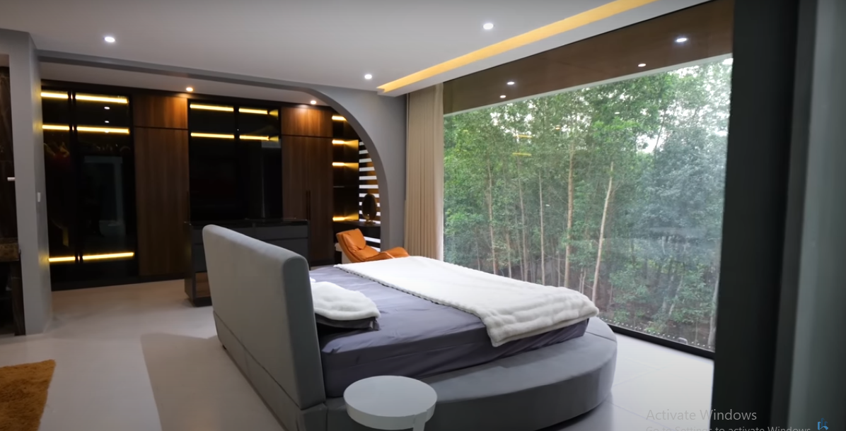 Trên tầng 3 là các phòng ngủ và phòng làm việc.