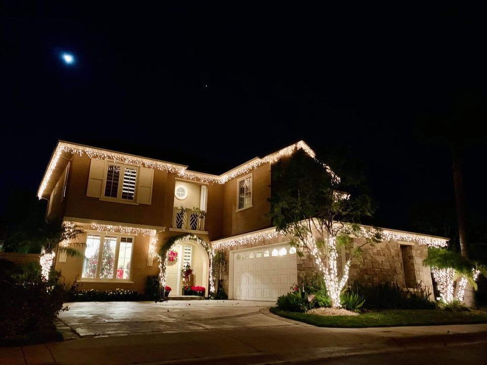 Ngoài ra, Đàm Vĩnh Hưng còn sở hữu một căn biệt thự lộng lẫy với giá trị triệu đô ở Mỹ. Ảnh: FBNV