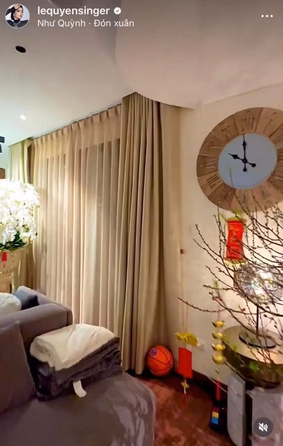 Các góc trong nhà được quét dọn gọn gàng và bài trí sang trọng.