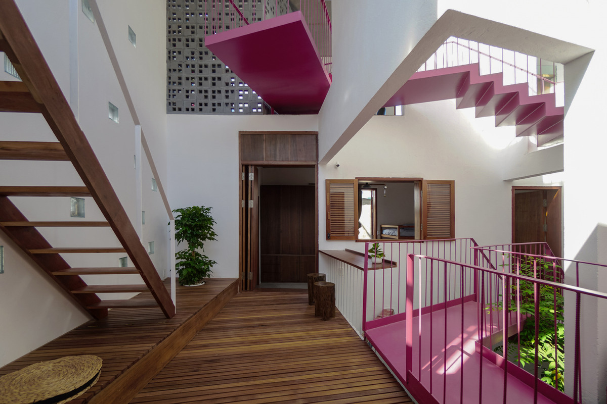 Thách thức lớn nhất mà Nghia Architect phải vượt qua khi thiết kế là tìm ra một cách tiếp cận mới với một ngôi nhà phố và cách giải quyết không gian một cách đặc biệt.