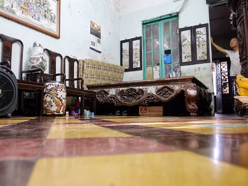 Toàn bộ gạch lát được nhập từ Paris. Ảnh: Dân trí