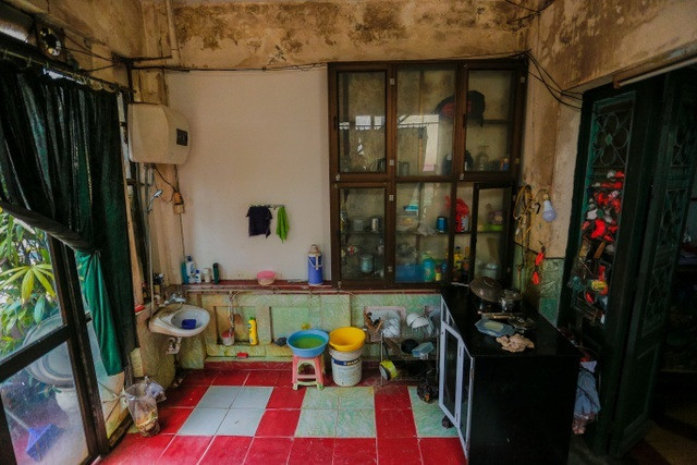 Khu vực bếp được thiết kế tận dụng tối đa ánh sáng ngoài trời. Ảnh: Vietnamnet