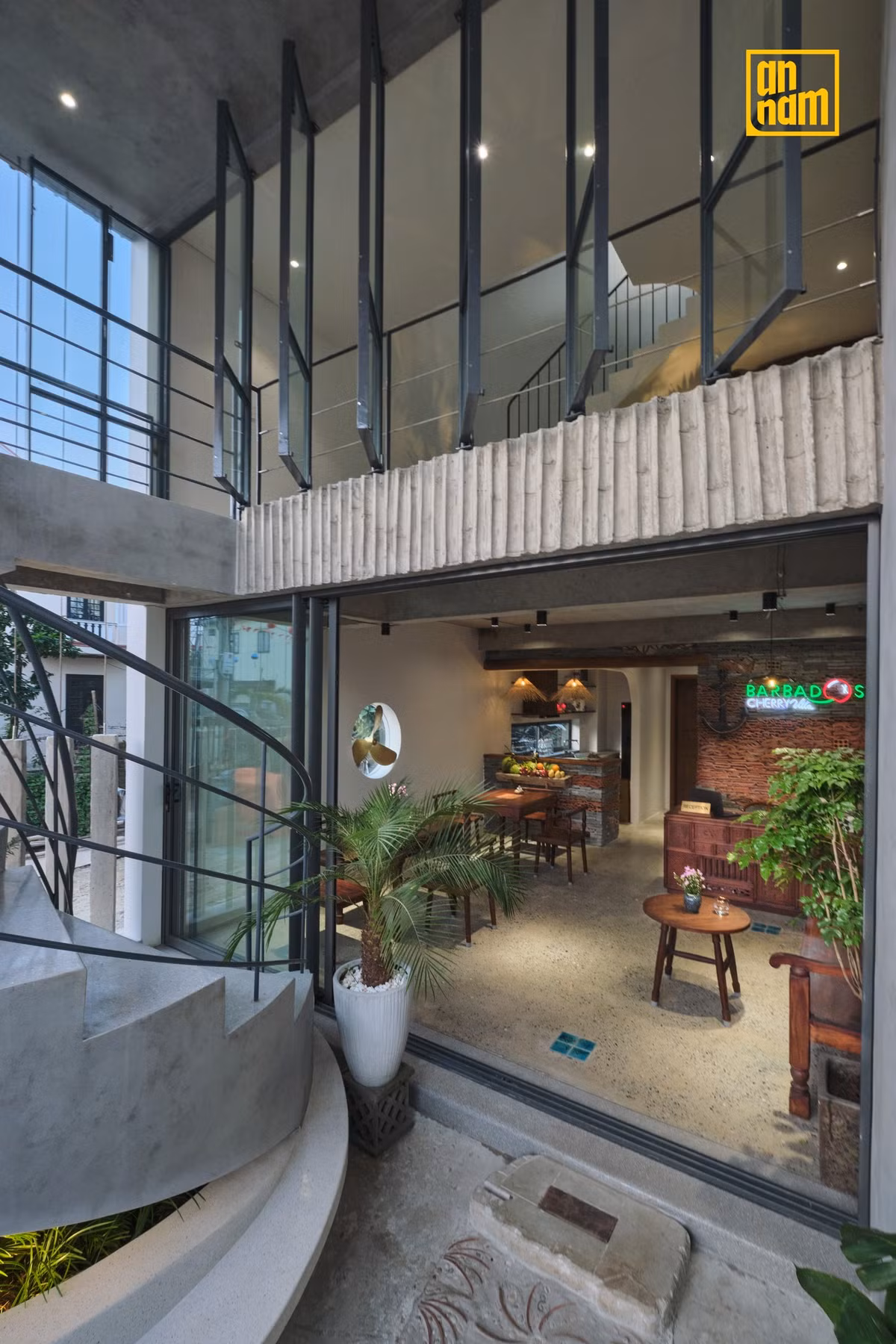 Với bàn tay tài hoa của các kiến trúc sư trong việc bố trí và sắp đặt không gian, vấn đề về diện tích của ngôi nhà được giải quyết triệt để nhưng vẫn đảm bảo các công năng cần có của một homestay nghỉ dưỡng.