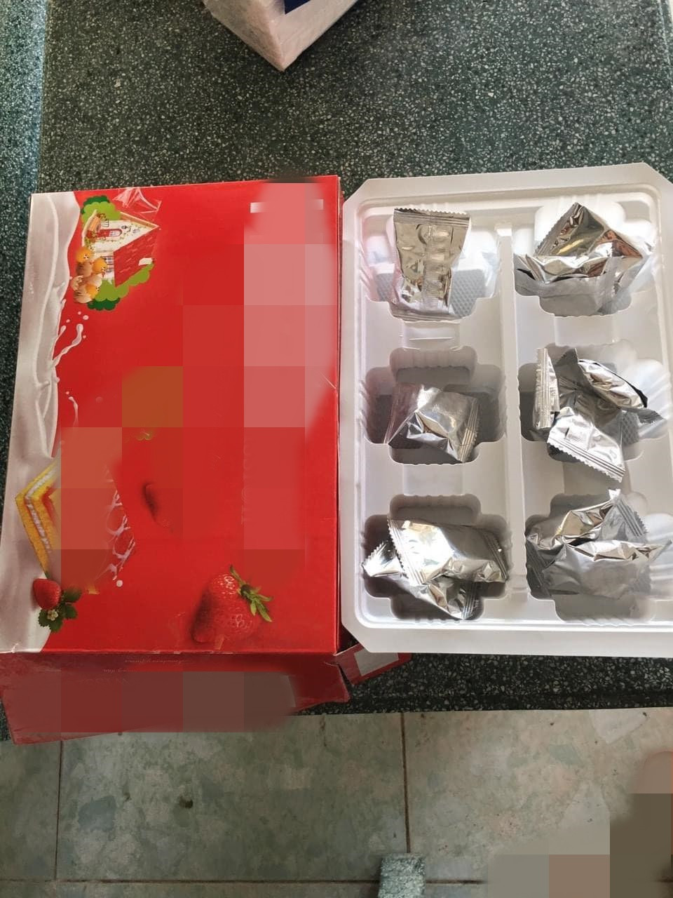 Để xảy ra tình trạng trên, hầu hết là do người mua có phần chủ quan khi mua hàng, đa số mua qua kênh online hoặc mua trên các tiệm tạp hóa ven đường, không biết rõ nguồn gốc. Ảnh: Facebook