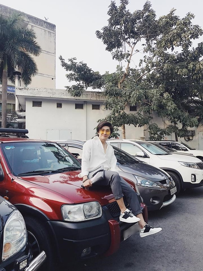 Xế hộp của Chi Dân luôn nằm ở giá hàng tỷ đồng.