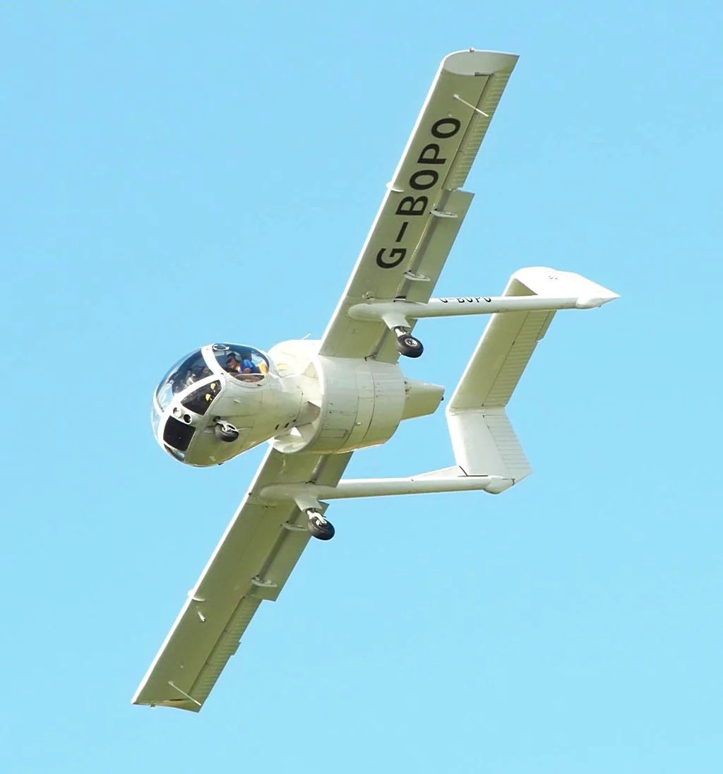 Edgley Optica là mẫu máy bay hạng nhẹ của Anh với sự kết hợp giữa máy bay trực thăng và máy bay cánh cố định. Nó được thiết kế với mục đích phục vụ việc quan sát từ trên cao và thay thế giá rẻ cho máy bay trực thăng. Ảnh: Pilotmall