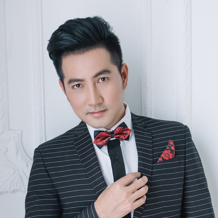 Sở hữu ngoại hình điển trai cùng giọng ca nồng nàn, xúc cảm, ca sĩ Phi Hùng được giới trẻ thập niên 2000 cực kỳ yêu thích. Ảnh: YouTube