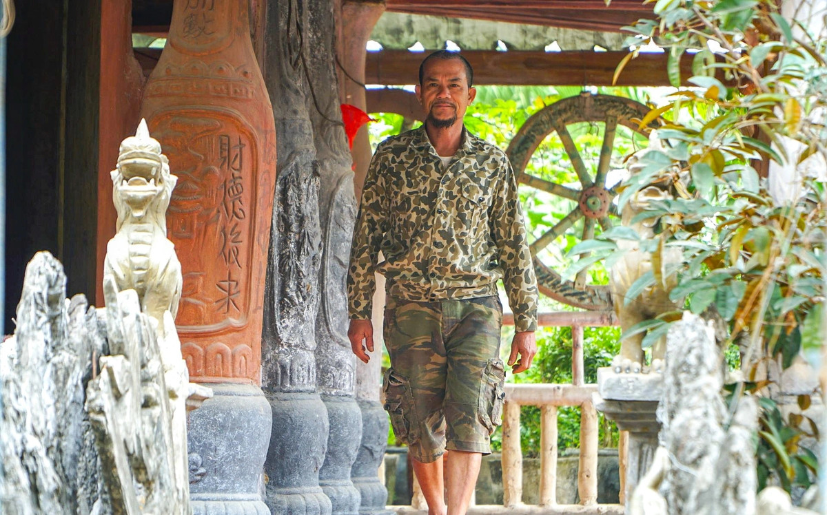 Ngôi nhà bắt đầu được xây dựng năm 2013, do một mình ông Giang làm từ A-Z. Ông mua xi măng, sắt thép về uốn, đúc từng hạng mục rồi lắp ghép lại. Ảnh: Dân trí