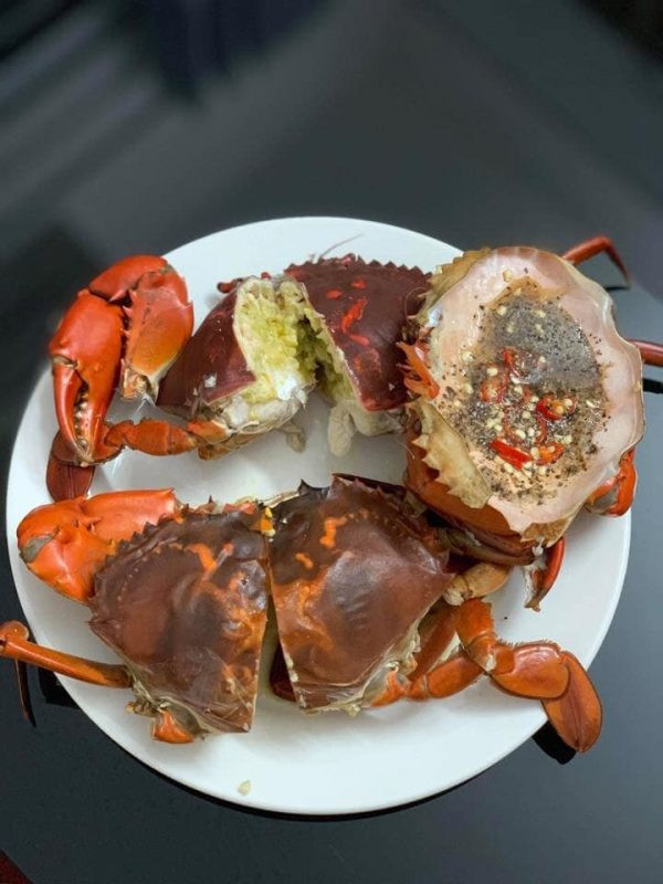 Trên thị trường, cua hai da Cà Mau có giá dao động từ 680.000 - 990.000 đồng/kg, tuỳ size. Ảnh: Haisanhoanglong