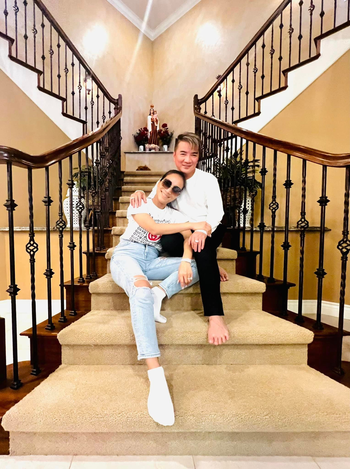 Theo chia sẻ của Hồng Ngọc, nhà mới của Đàm Vĩnh Hưng sang, đẹp, to, ấm cúng quá.