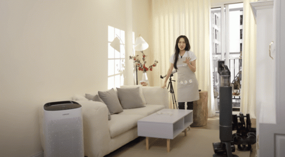 Diệu Nhi thích màu hồng, căn nhà trước đó sống chung với bố mẹ có màu hồng chủ đạo. Tuy nhiên khi sống chung với Anh Tú, Diệu Nhi chọn gam màu nam tính một chút để phù hợp với ông xã. Ảnh chụp màn hình