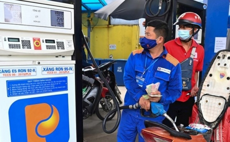 Gia xang giam ve 22.000 dong/lit