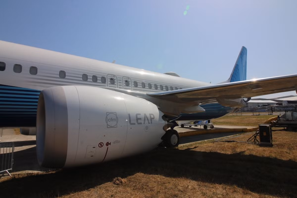 Trong đó, Boeing 737 MAX 10 là sự bổ sung mới nhất và lớn nhất cho gia đình 737 MAX. Động cơ trên 737 MAX 10 là động cơ CFM LEAP 1-B – loại động cơ được sử dụng trên toàn bộ dòng 737 MAX. Ảnh: Simpleflying