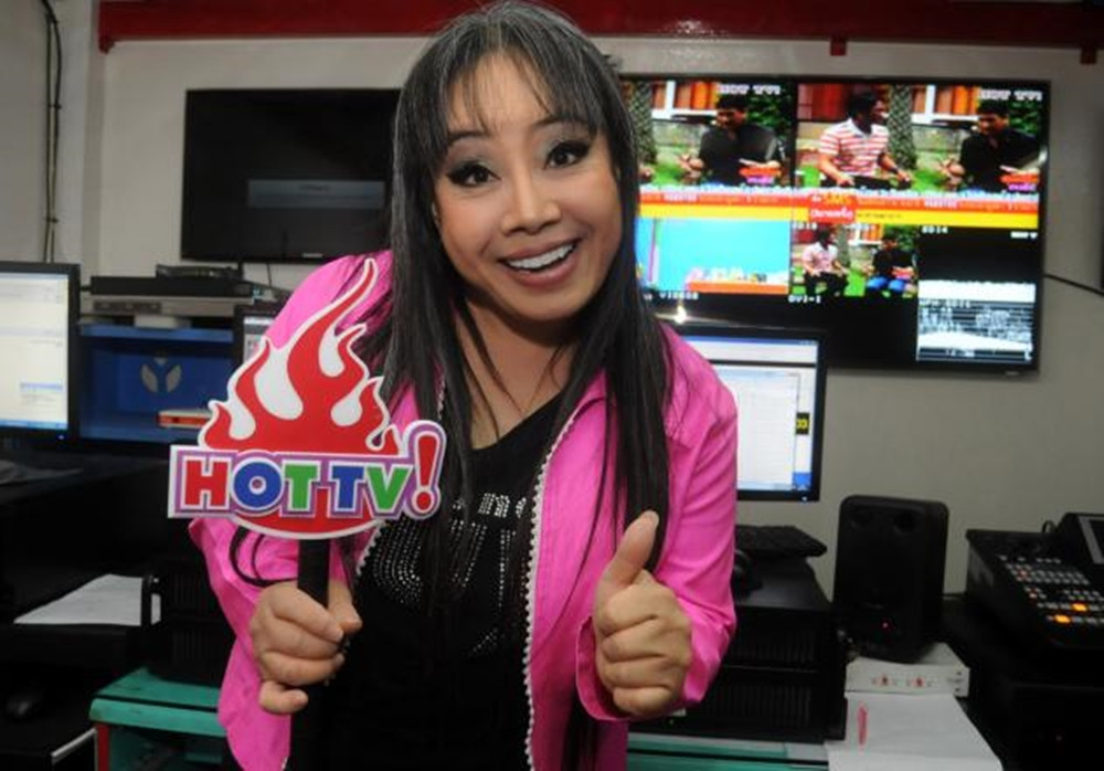 Bà buồn bã nhận ra rằng những người đàn ông tìm đến với bà trước đây đều chỉ vì muốn lợi dụng bà. Ảnh: News NPR