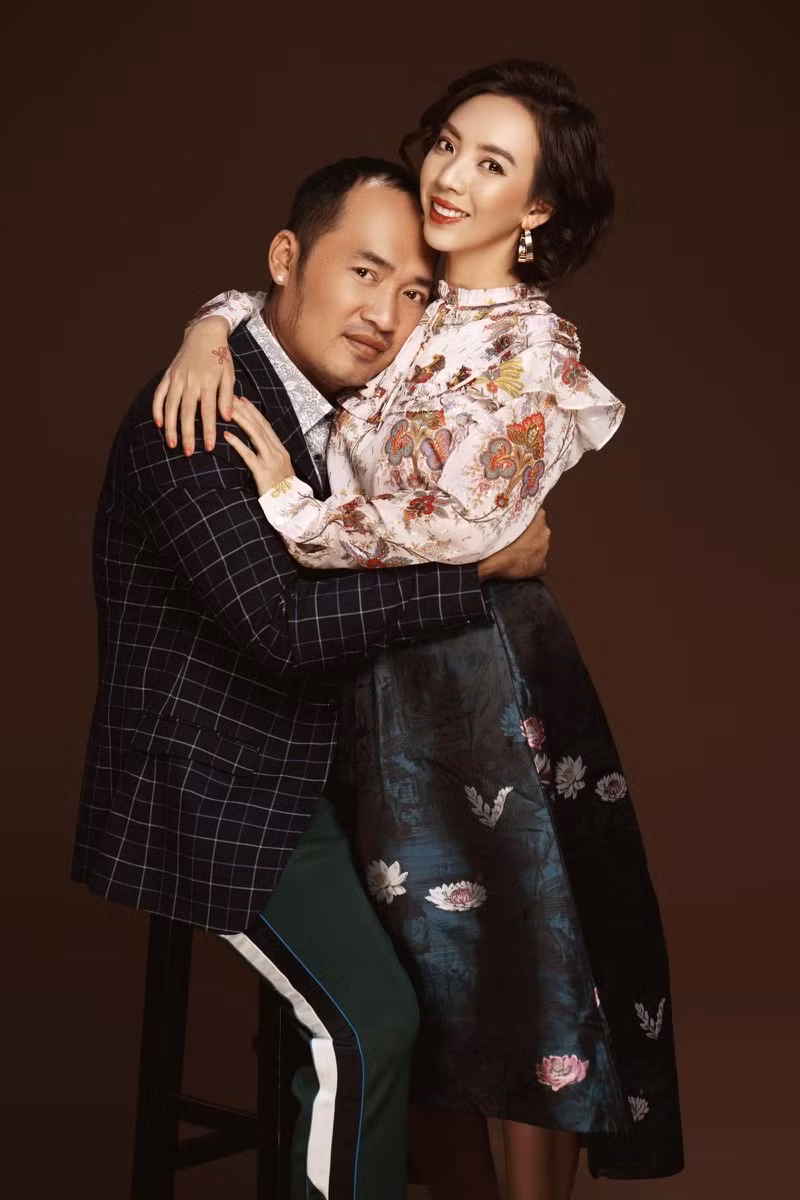 Vừa qua, kênh YouTube NhaF có dịp ghé thăm căn biệt thự mới của vợ chồng Thu Trang - Tiến Luật ở TP HCM. Thu Trang – Tiến Luật được xem là cặp vợ chồng hạnh phúc, thành công của làng giải trí Việt. Ảnh: Lao động