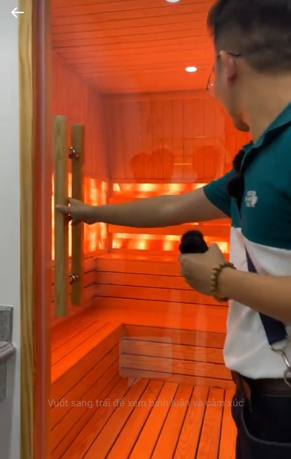 Ngoài ra, ngôi biệt thự bề thế này còn có phòng xông hơi ướt và khô.